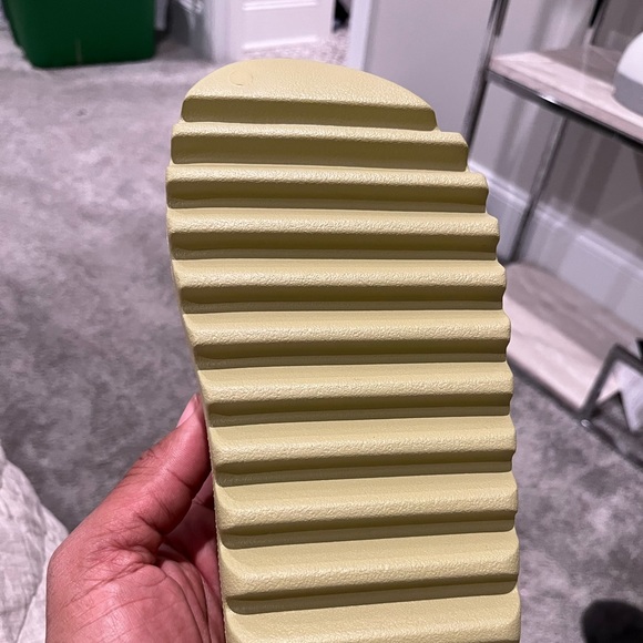 Resin Yeezy Slides - Picture 3 of 4